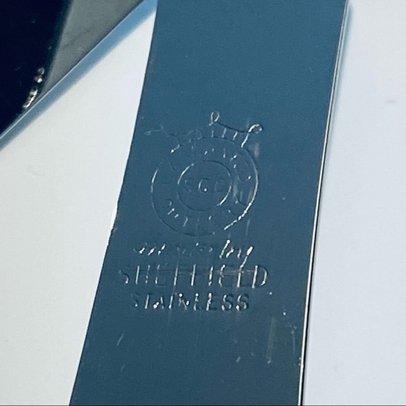 Sheffield Stainless Steel Bakelite 4 Steak Knives And 1 Bread Knife - Picture 6 of 14